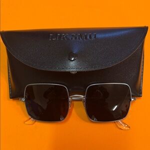 LIKSMU Black Square Sunglasses